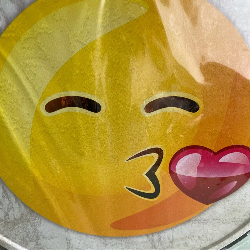 NEW Kiss Emoji Metal Sign